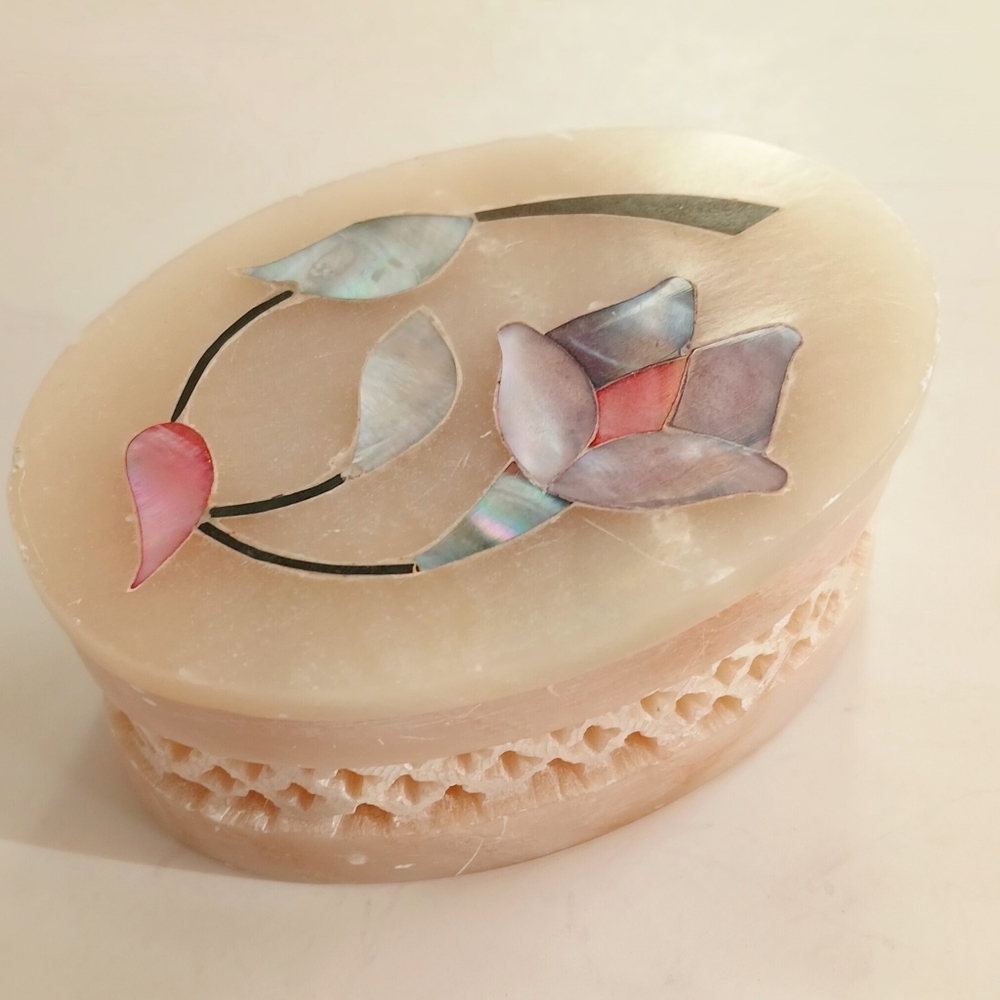 Floral Inlay Oval Soap